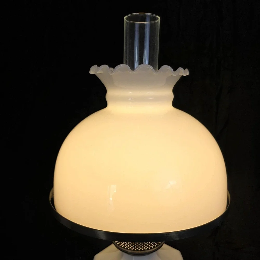 VTG Classic Milk Glass Gone With The Wind Hurricane Parlor Lamp 20